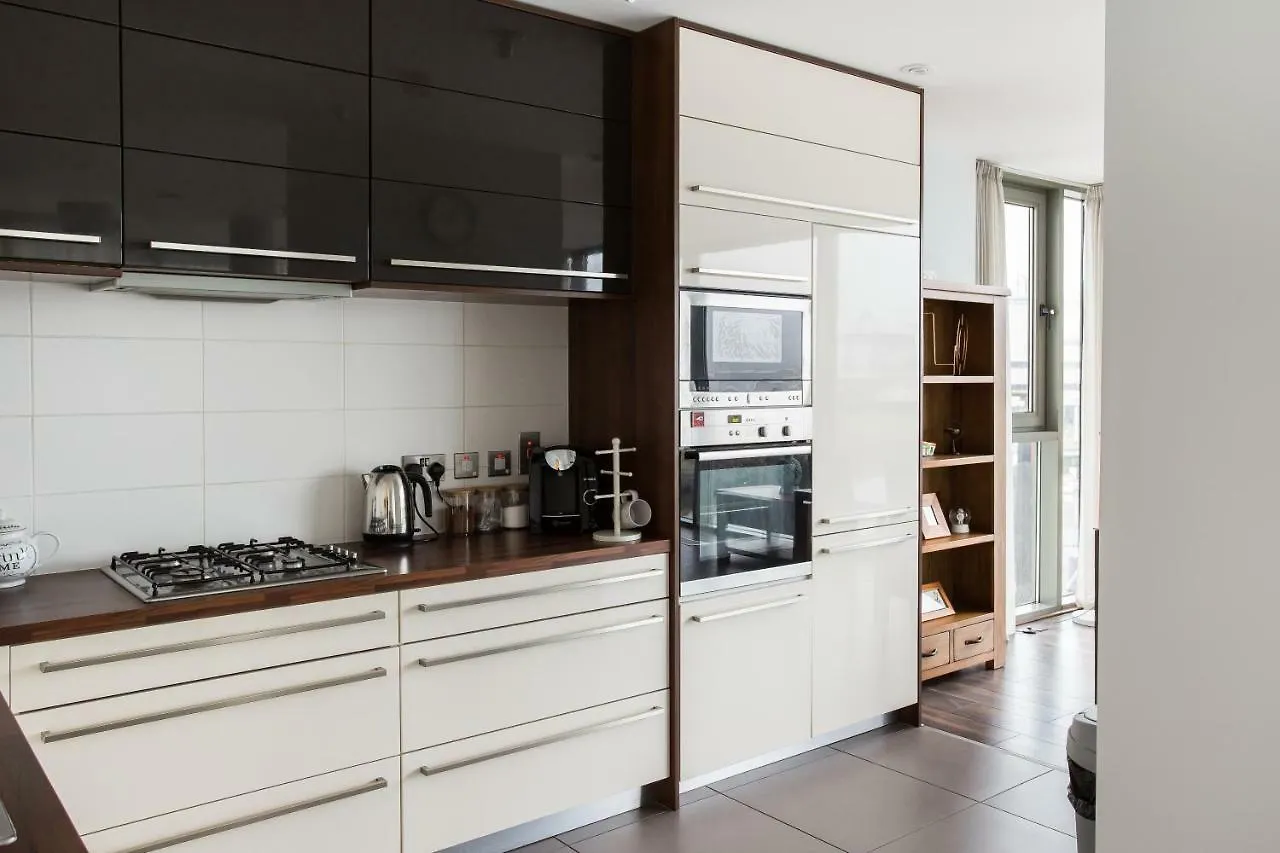 Luxury Apartment Marina Views At Titanic Quarter Belfast
