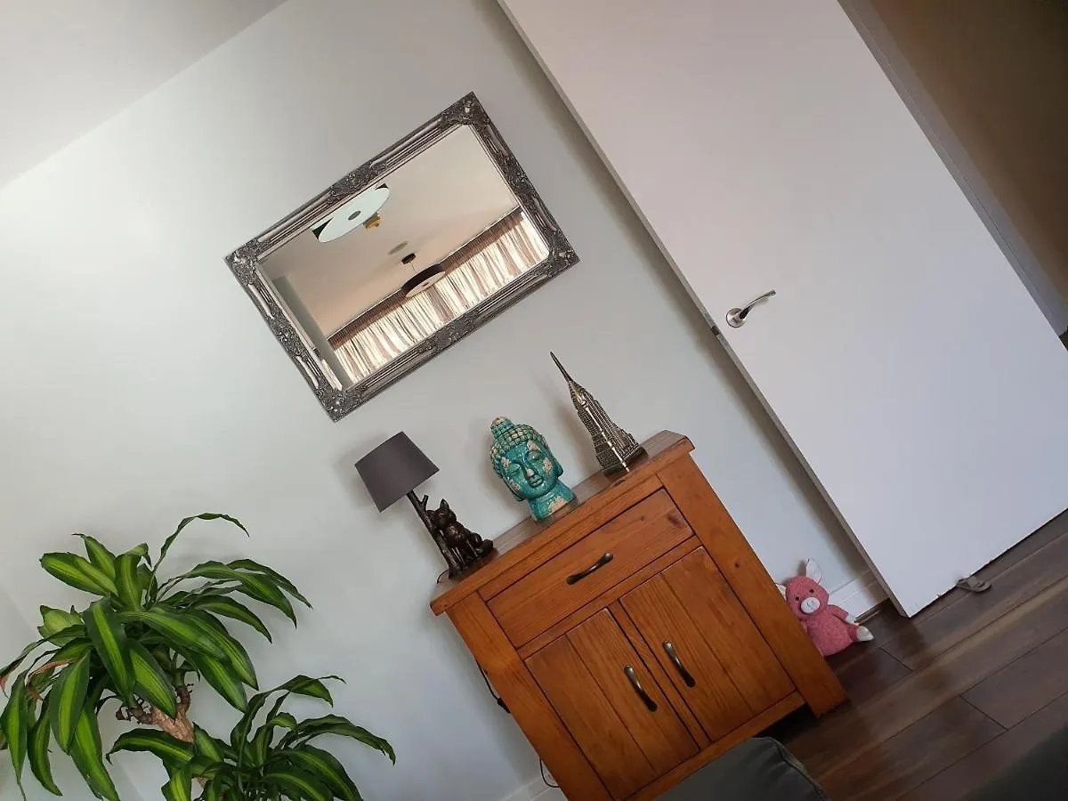 Luxury Apartment Marina Views At Titanic Quarter Белфаст