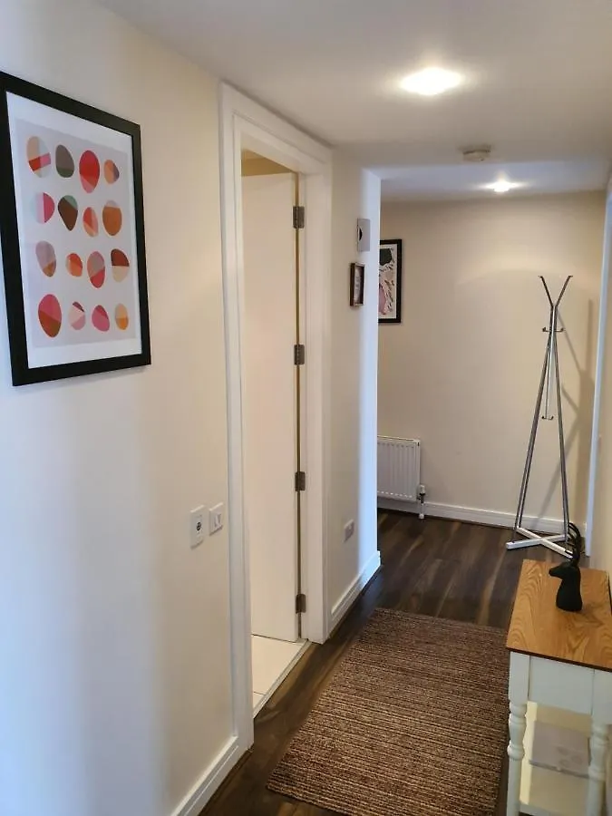 Luxury Apartment Marina Views At Titanic Quarter Белфаст Великобритания