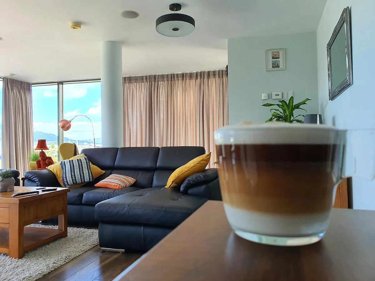 Luxury Apartment Marina Views At Titanic Quarter Белфаст