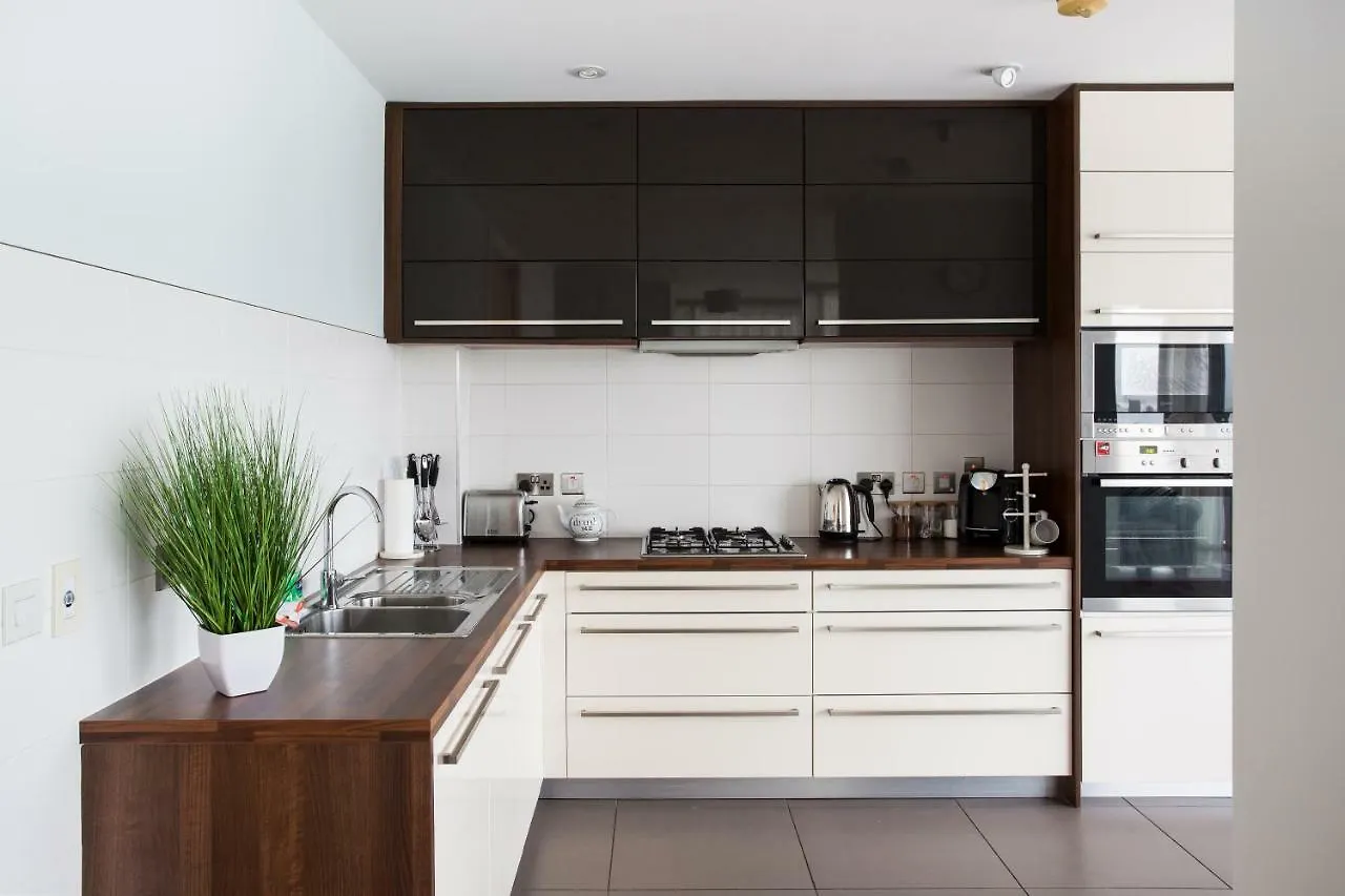 Luxury Apartment Marina Views At Titanic Quarter Белфаст Великобритания
