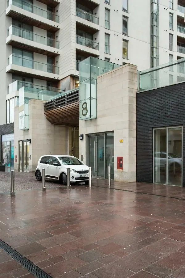 Luxury Apartment Marina Views At Titanic Quarter Белфаст