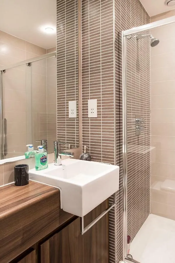Luxury Apartment Marina Views At Titanic Quarter Белфаст